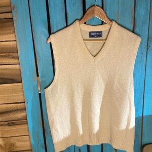 Vintage union made in USA Robert Bruce sweater vest size L (tag XL) cream